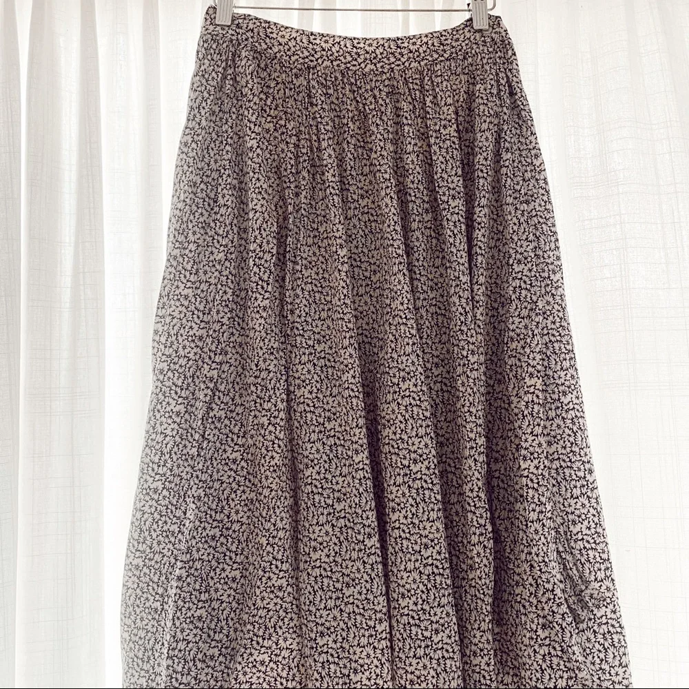 VINTAGE ditsy floral silk wrap midi skirt - Picture 5 of 8